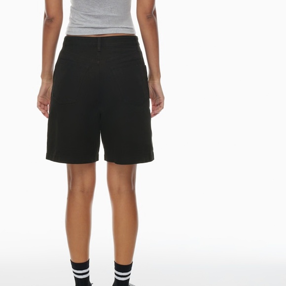 Aritzia Black Women's Bermuda Shorts - Picture 6 of 7